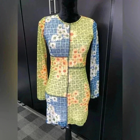 Altar’d State Mesh Patchwork Daisy print, long sleeve,fitted/bodycon,pullover - Picture 2 of 10